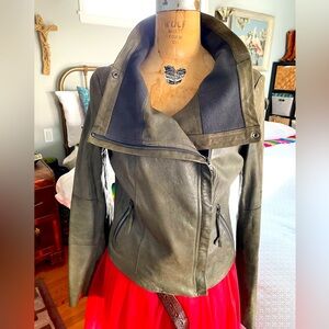 The Gap Women’s Leather Moto Jacket Gray Size Medium